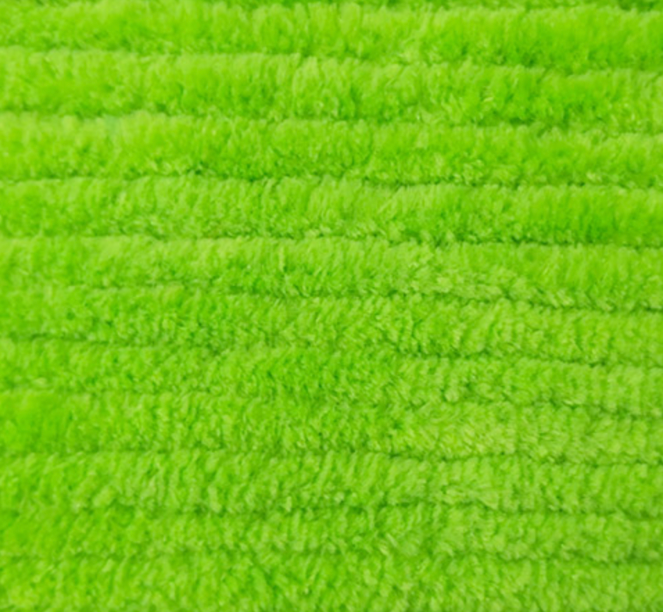 James C. Brett Huggable Super Chunky – Extra-Soft Super Bulky Yarn, 250g Ball, 100% Supersoft Polyester