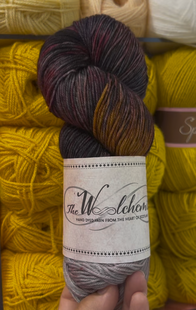 The Woolchemist Hand-Dyed Sock Yarn – 4ply