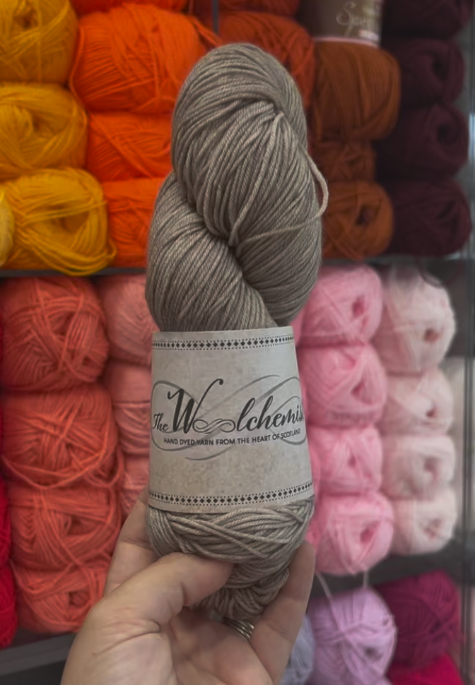The Woolchemist Hand-Dyed Sock Yarn – 4ply