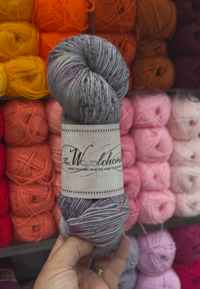 The Woolchemist Hand-Dyed Sock Yarn – 4ply